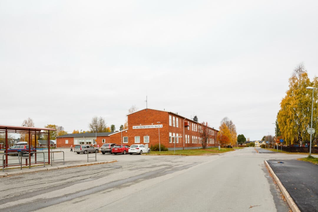 Svartbjörnsbyns school