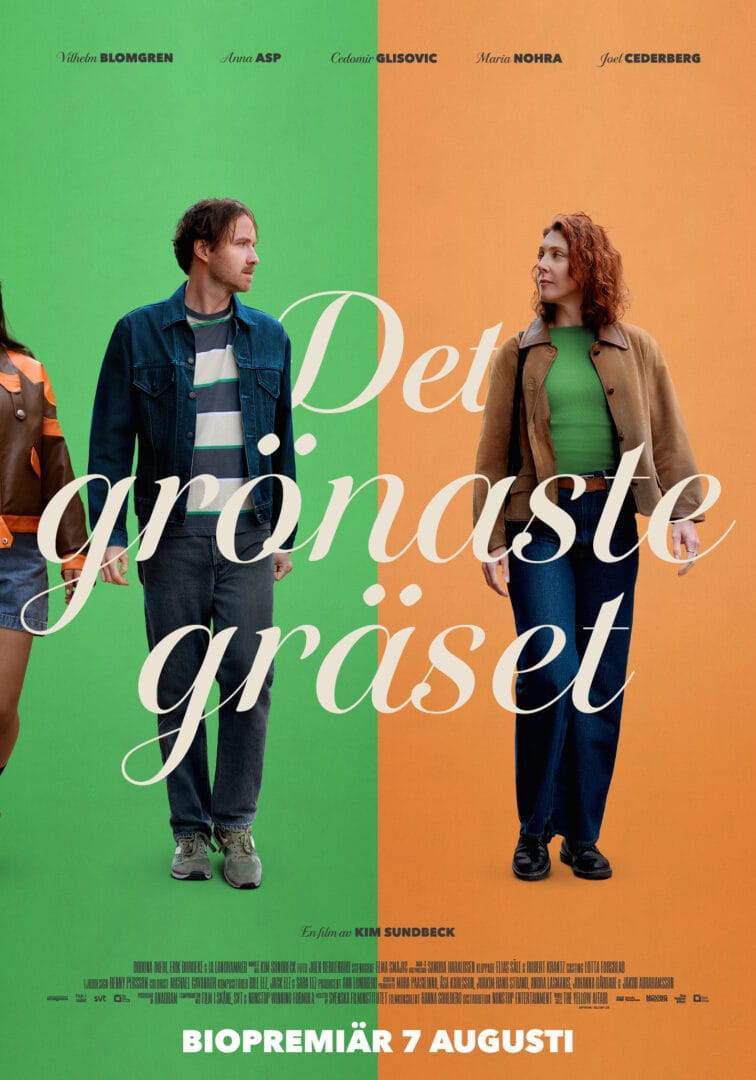 Poster with a green left panel and an orange right panel, two people standing apart, large cursive text overlay, release date at bottom: Biopremiär 7 Augusti